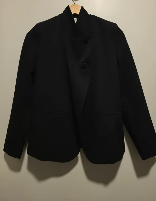 Blazer Estructurado Cuello Alto Cruzado Banaty